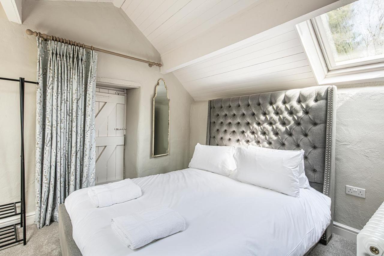 The Artists Loft - A Superb Cottage Sensitively Converted From A Grade II Listed 17Th Century Building Bakewell Exterior foto