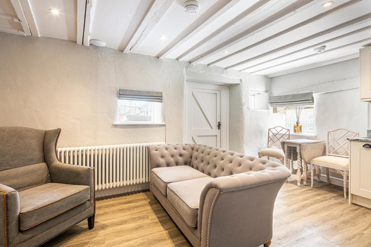 The Artists Loft - A Superb Cottage Sensitively Converted From A Grade II Listed 17Th Century Building Bakewell Exterior foto